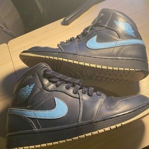 Air Jordan 1 Mid “Obsidian Blue”